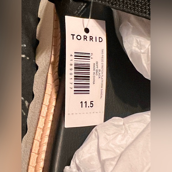 Torrid two piece stretch flatform sandals - Picture 4 of 6